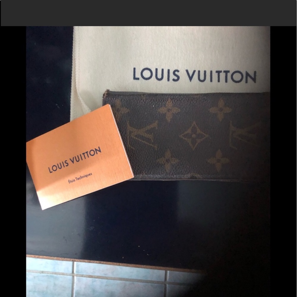 Louis Vuitton.iPhone case!5 1/2 x 2 1/2” EXL. COND